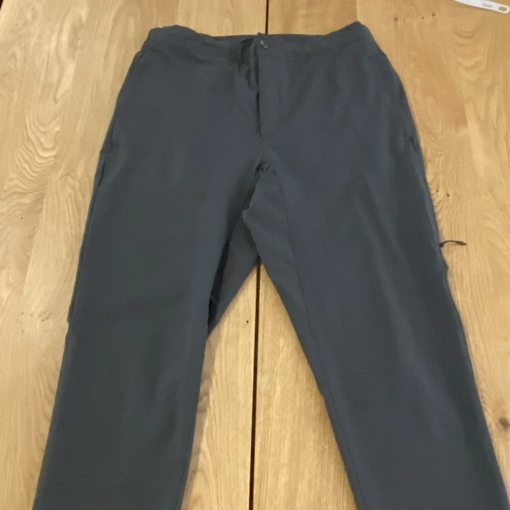 Mack Weldon Pants Mens Medium Charcoal Gray‎ Performance Stretch Tapered Tech